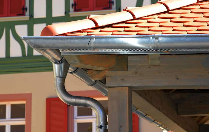 Long lasting steel gutters installation in Austin