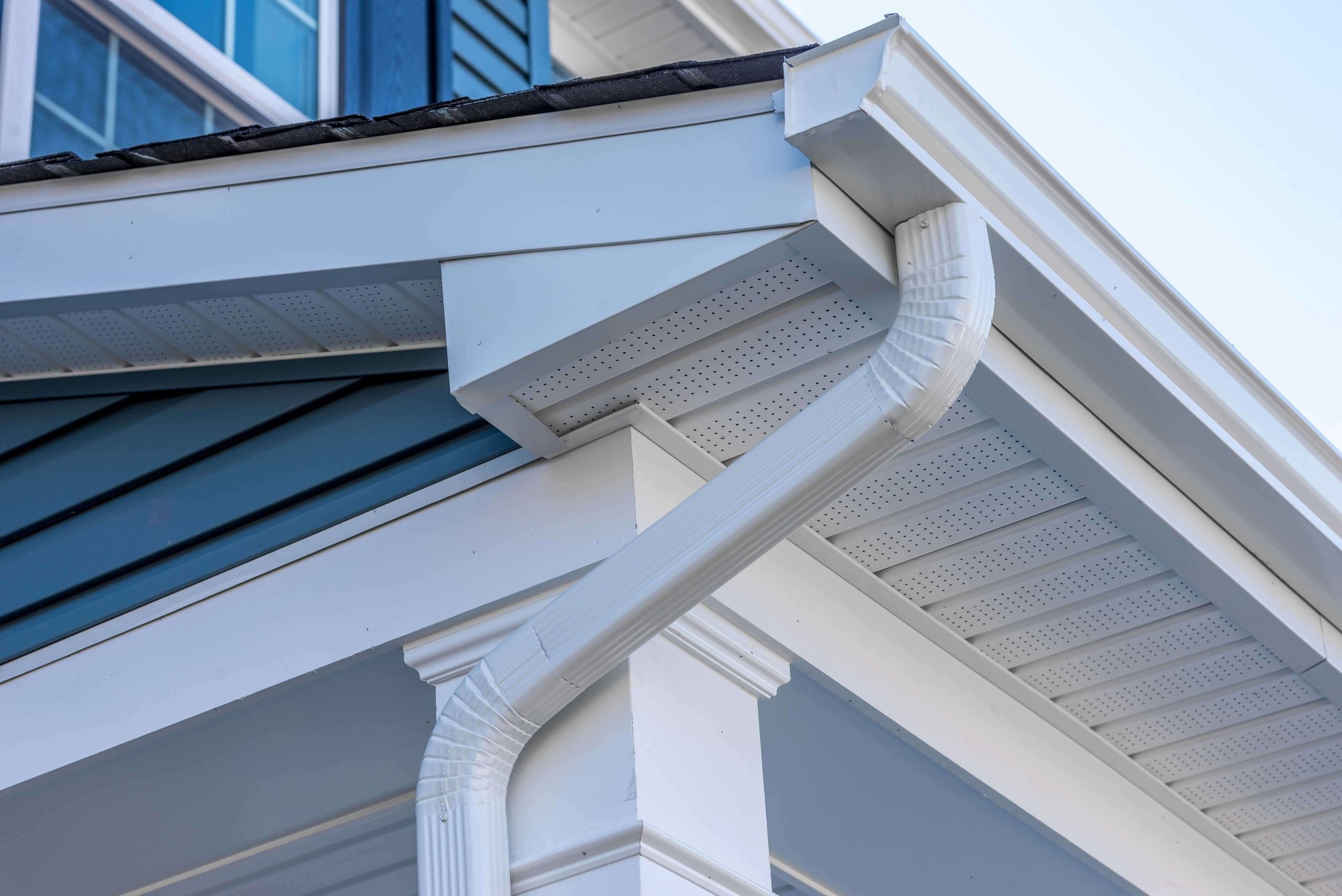 Cheap and durable vinyl gutters installation in Austin